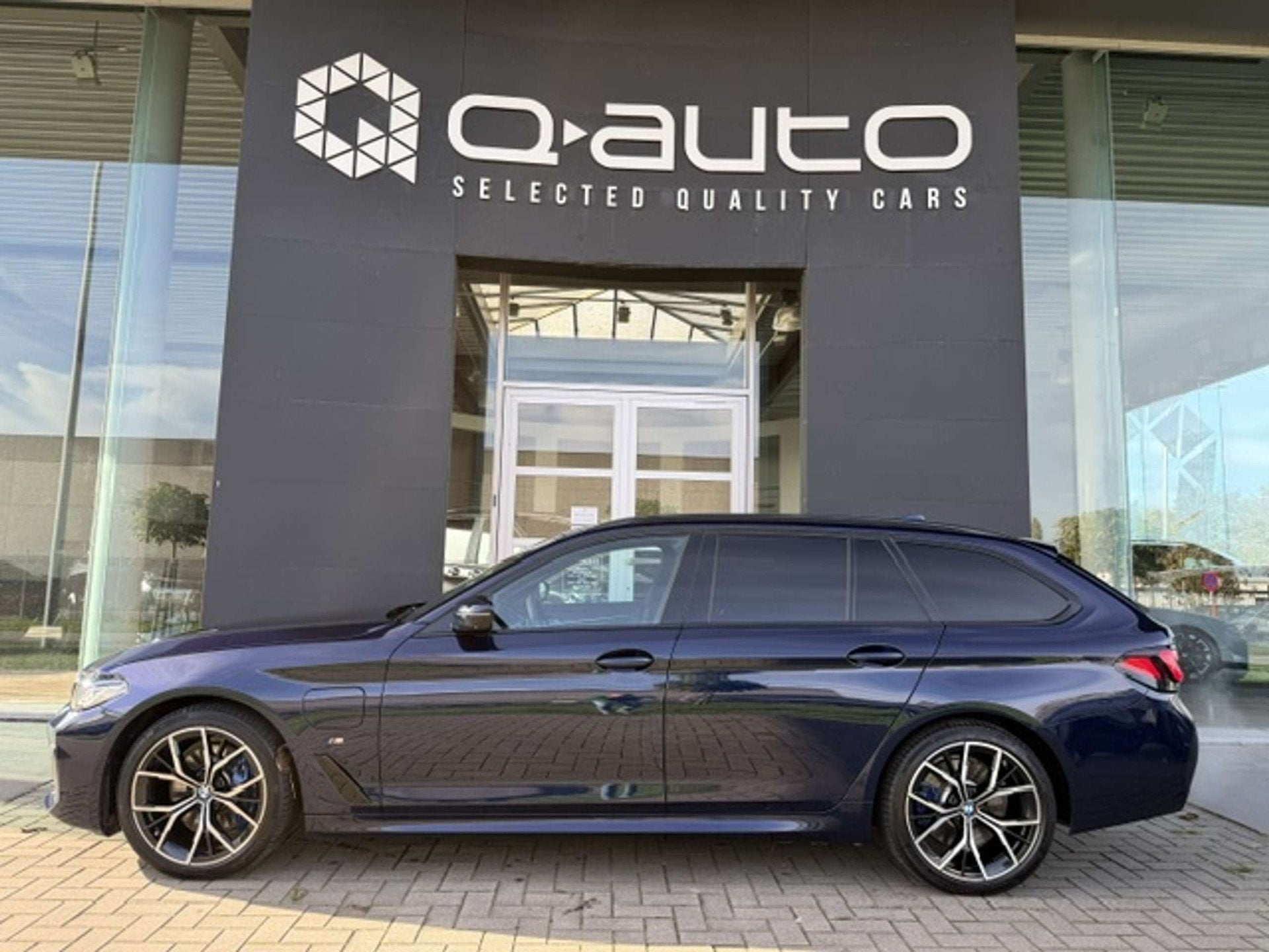 BMW 530 eAS Touring PHEV M Sport Pro Individual / Laser Ligh, Auto's, Automaat, 4 cilinders, Blauw, Alcantara
