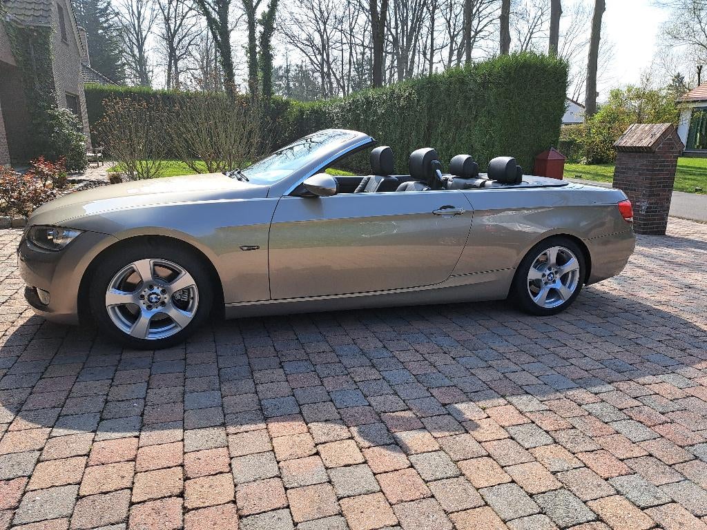 BMW 325i 3.0 Cabrio, Auto's, Automaat, 4 zetels, Achterwielaandrijving, Zwart