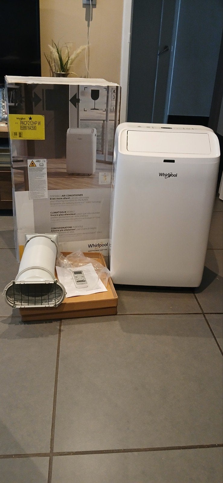 Mobiele airco whirlpool  12000 btu, Elektronische apparatuur, Ophalen, Mobiele airco