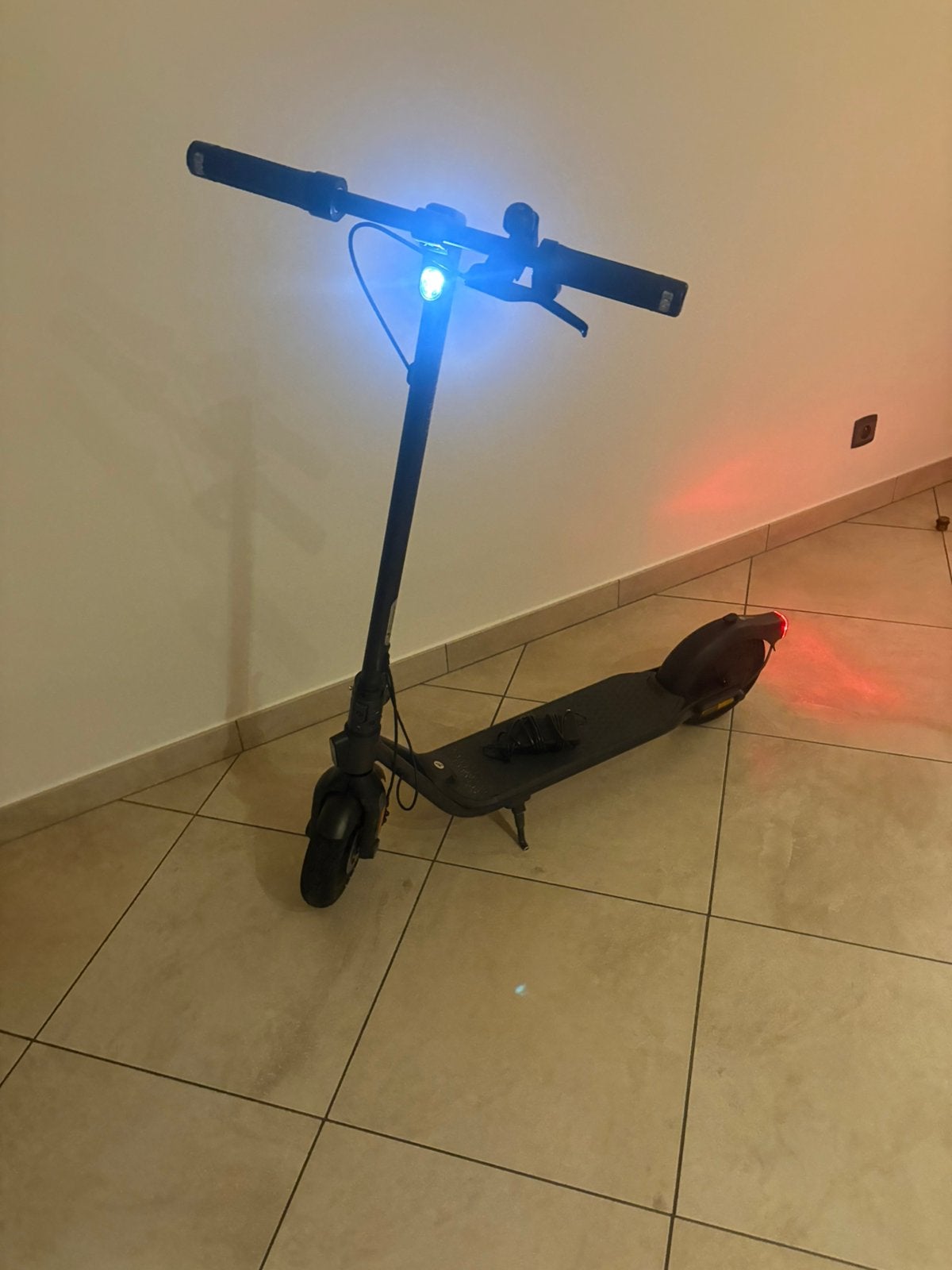 F2 E Segway Ninebot te koop., Fietsen en Brommers, Ophalen, Zo goed als nieuw, Elektrische step (E-scooter)