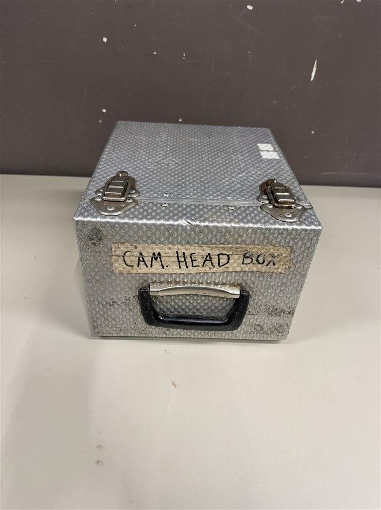 metalen box - koffer Samcine cases ltd met Emirates sticker, Enlèvement ou Envoi, Utilisé
