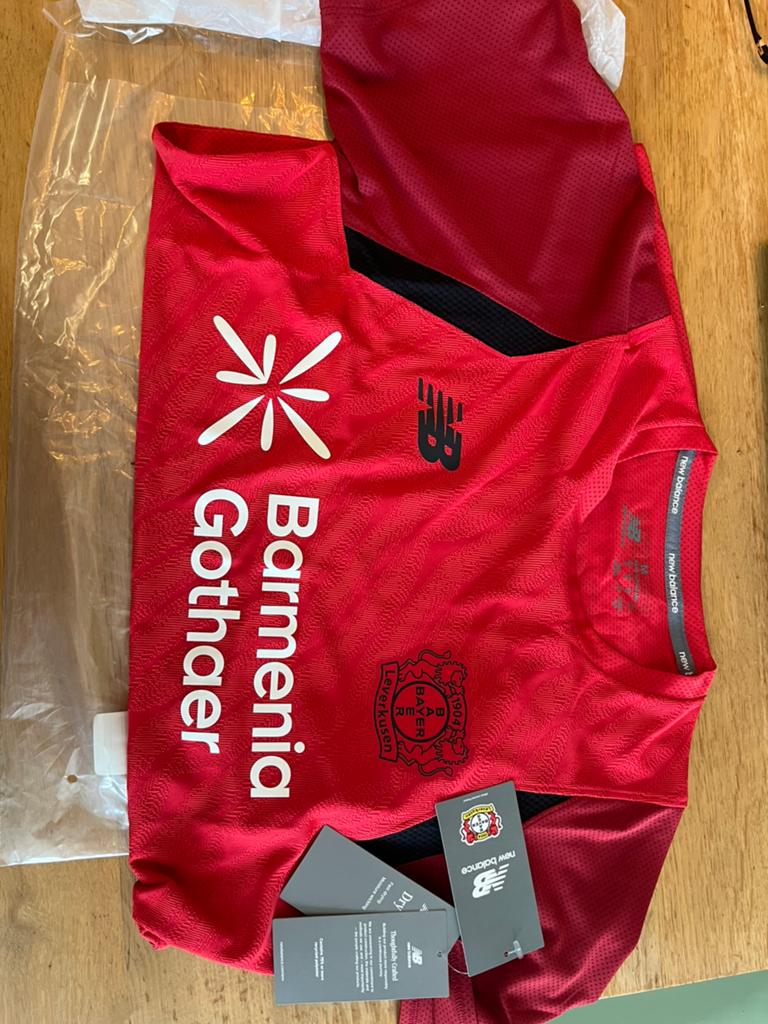 Maillot d'entraînement du Bayer Leverkusen (M), Taille M, Enlèvement ou Envoi, Neuf, Maillot