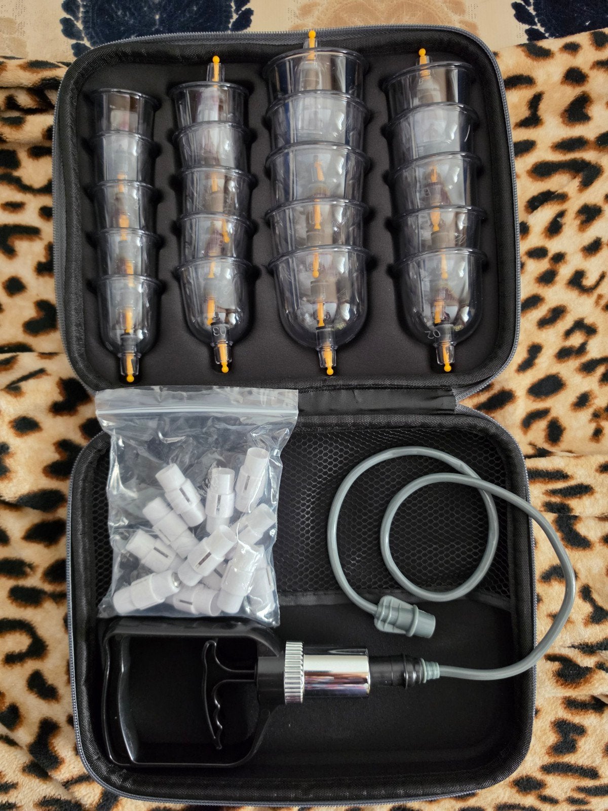 Valise de 23 pièces pour hijama Neuf, Enlèvement