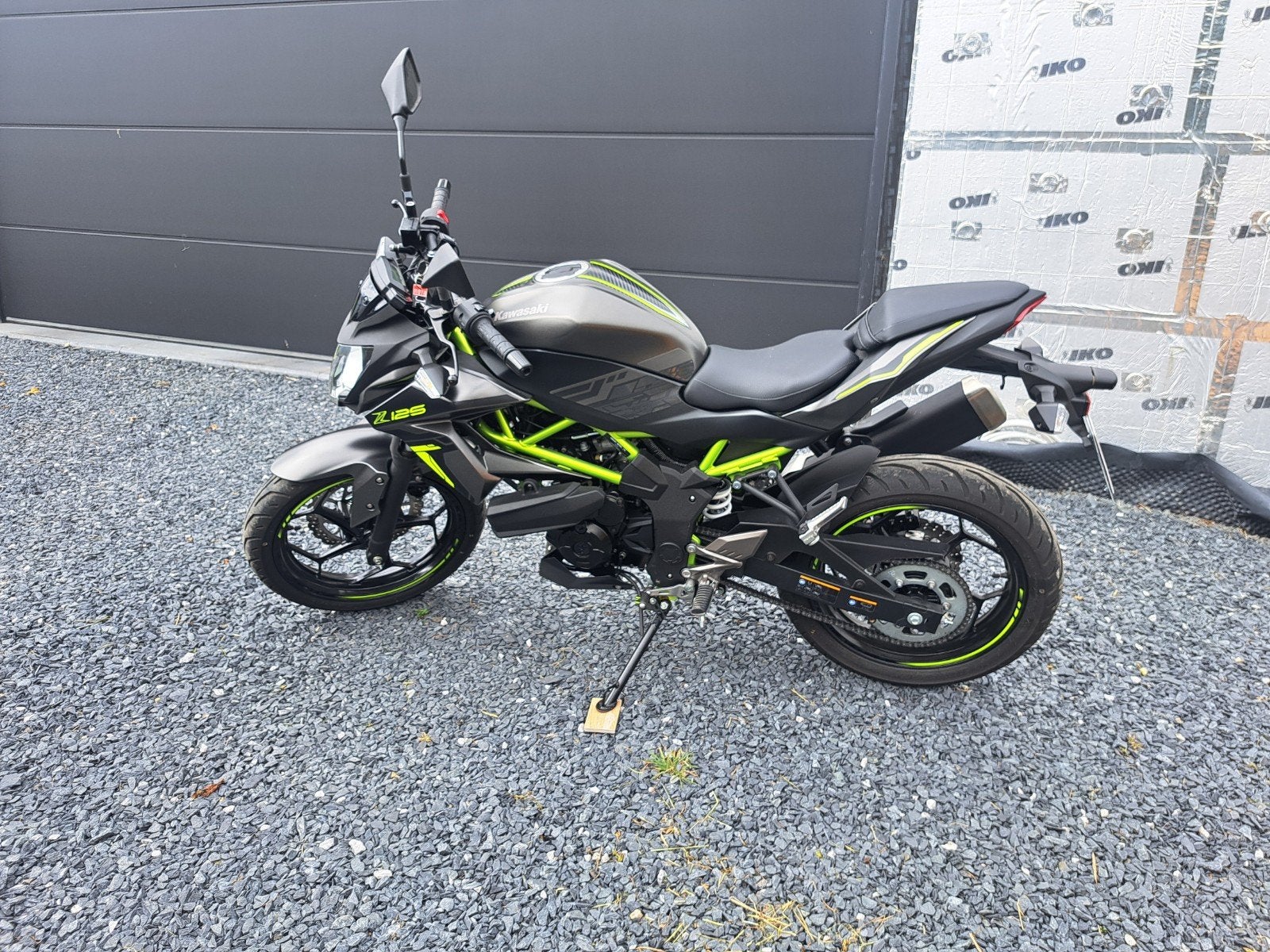 Kawasaki Z125, Motos, Enlèvement