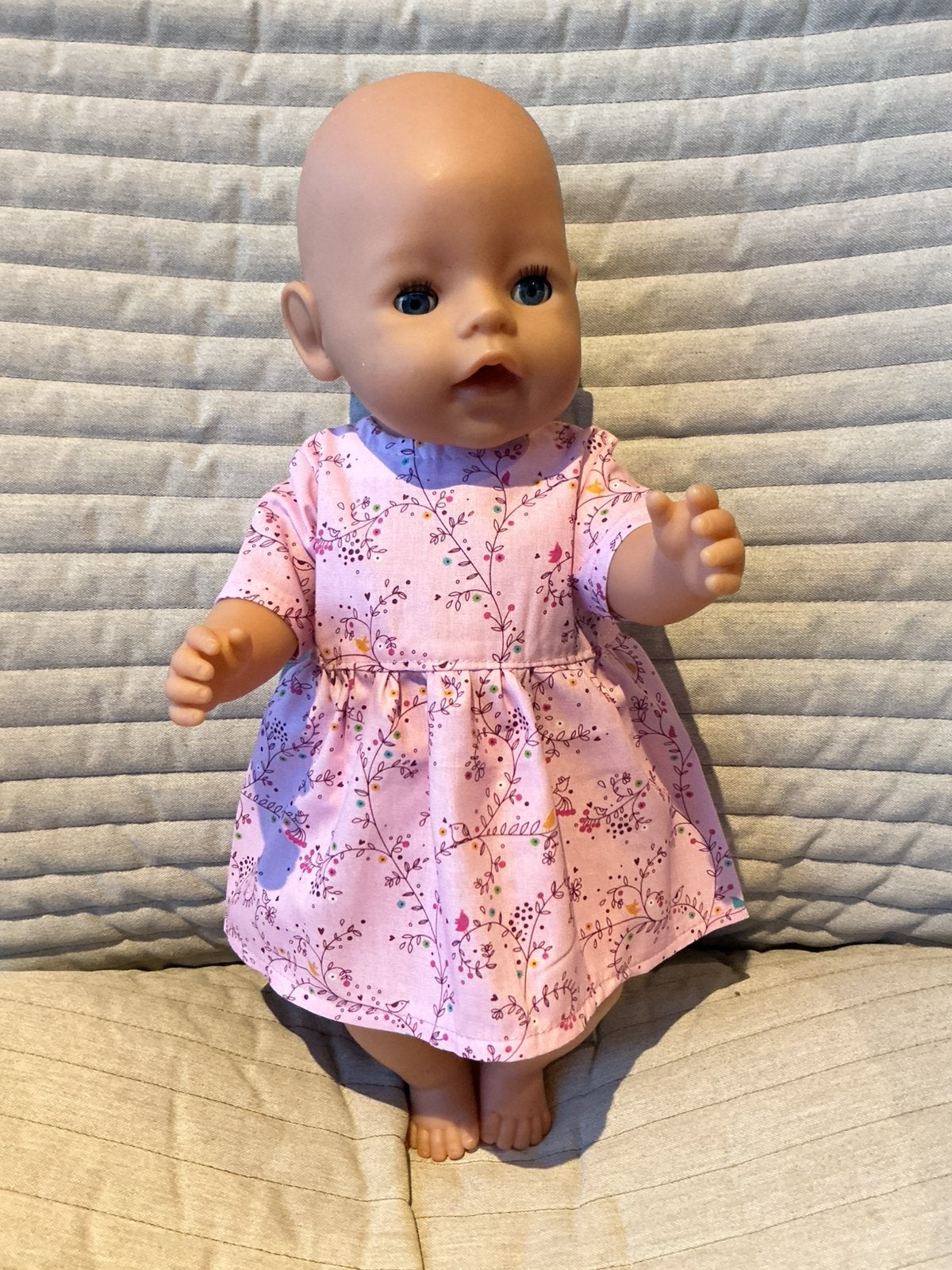 211. Babyborn: Nieuw Roos jurkje, Ophalen of Verzenden, Nieuw, Babypop