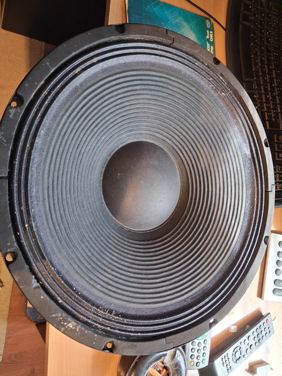 15" bas luidspreker, Ophalen