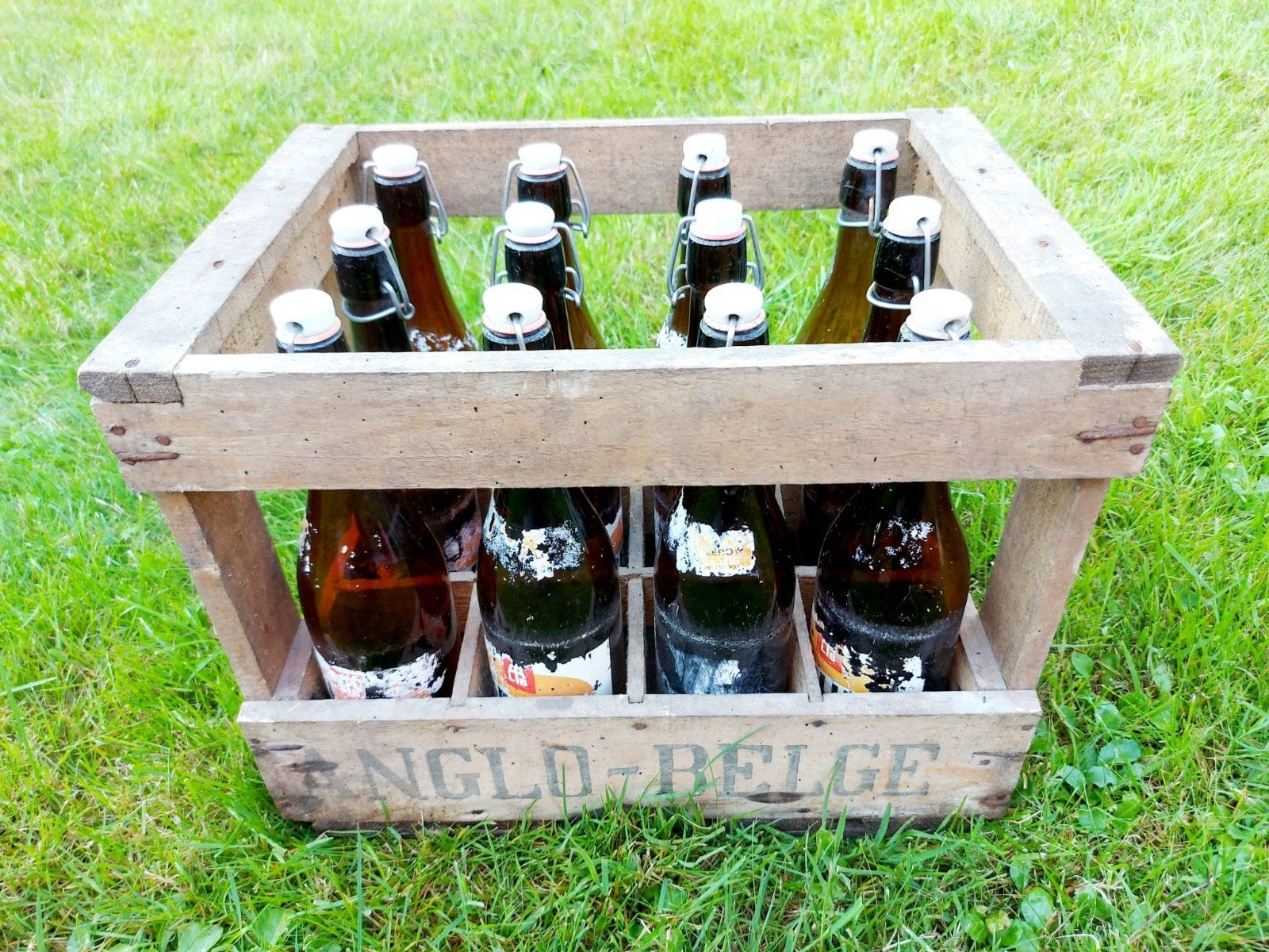 Houten bier kist 'anglo belge' met 12 flesjes, Verzamelen, Ophalen, Flesje(s)