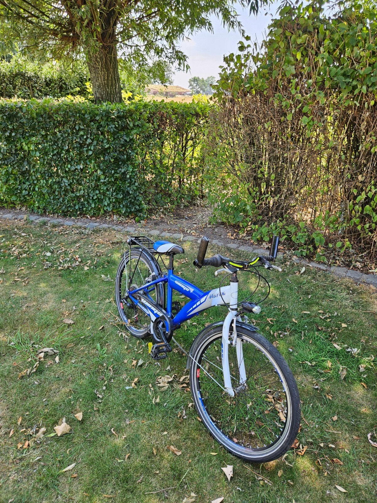 Sportieve Blauw-Witte fiets, Vélos & Vélomoteurs, Vélos | Garçons, Utilisé, Frein à main, Vitesses, Enlèvement