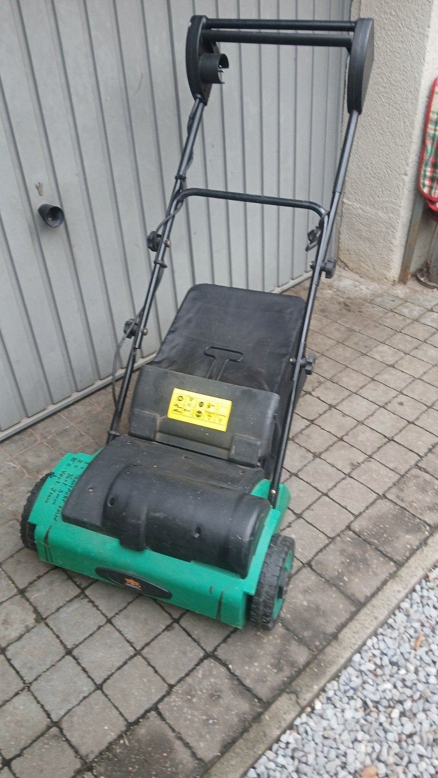 verticuteermachine, Ophalen