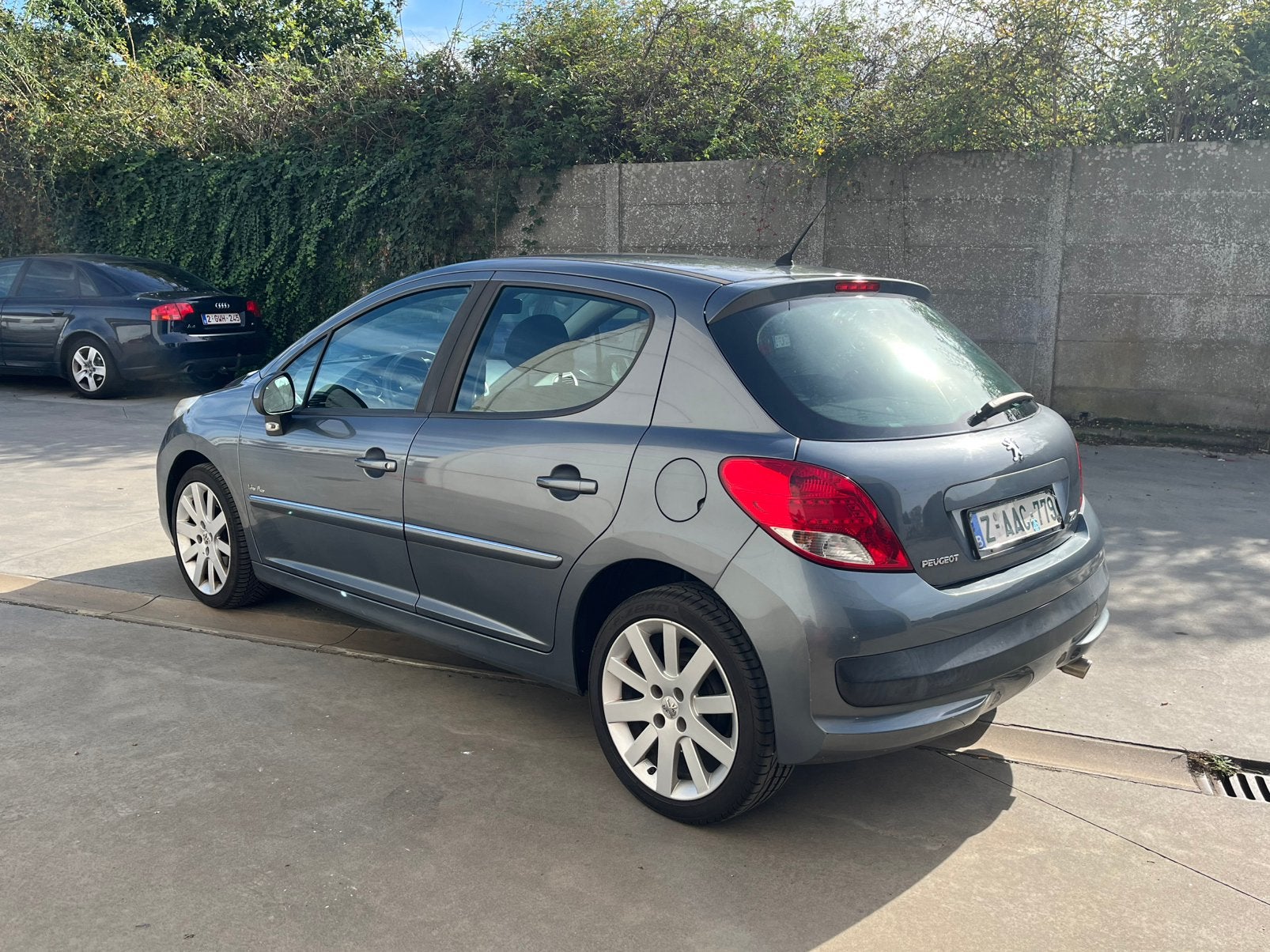 Peugeot 207 1.4 VTI (KETTINGMOTOR) BENZINE 2012 MET 96000KM, Auto's, Euro 5, Stof, 4 cilinders, Sound system