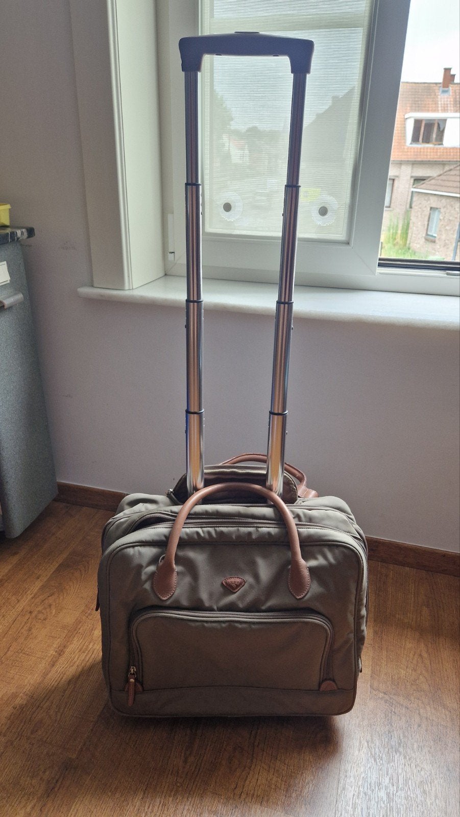 Bruine / Taupe laptoptas met extra vakken, Compartiment rembourré, Beige, Enlèvement, Utilisé
