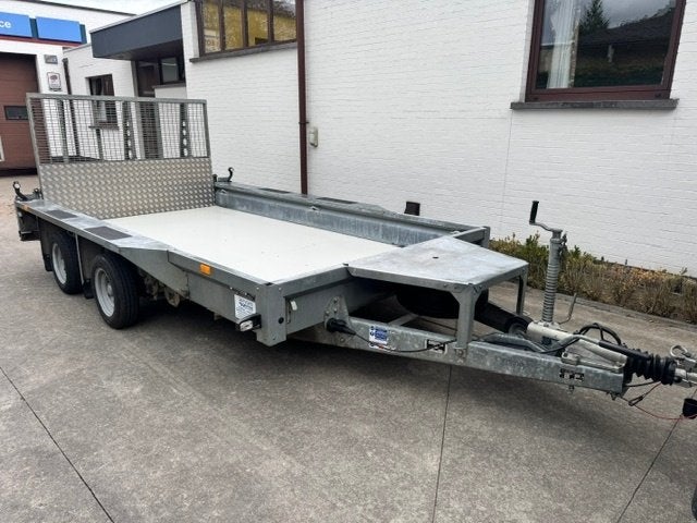 Ifor Williams GX126, Zakelijke goederen, Ophalen
