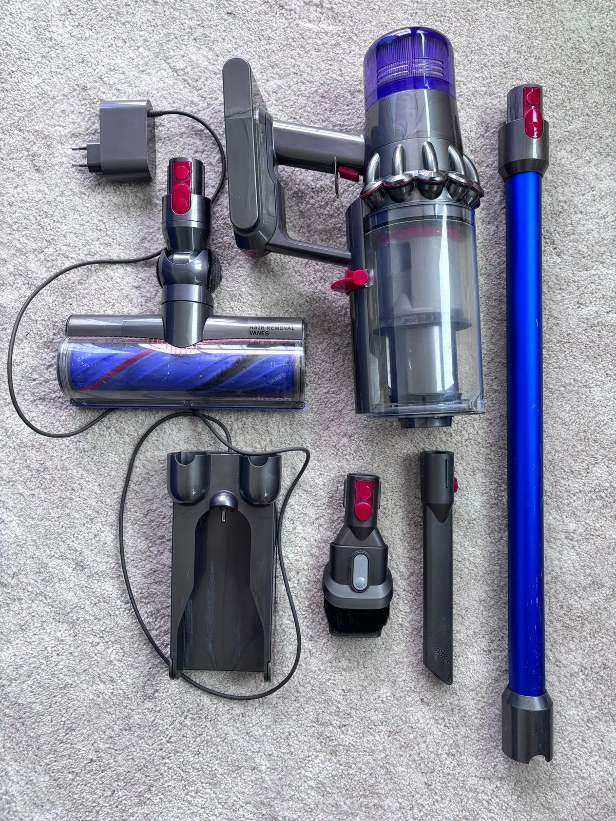 Dyson V11 in goede staat, Réservoir, Aspirateur balai, Enlèvement, Moins de 1 200 watts