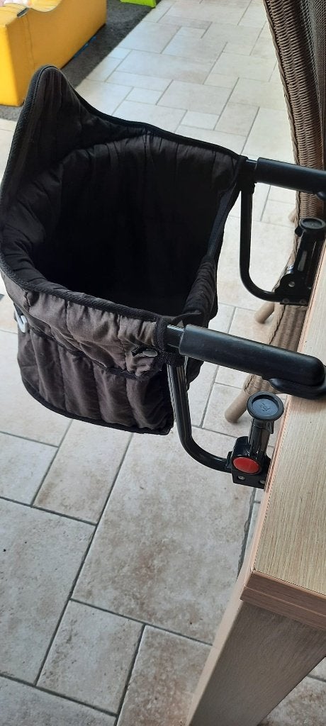 Tafelstoeltje, Ophalen