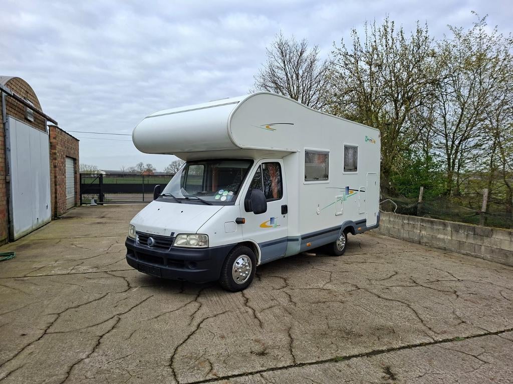 Chausson 2004, lit superposé 2.8 TDI, grande salle de douche, Caravanes & Camping, Jusqu'à 5, Siège standard, Toilette à cassette