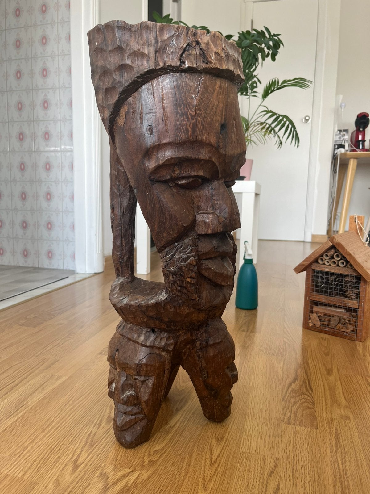 Houten beeld, Enlèvement, Statue