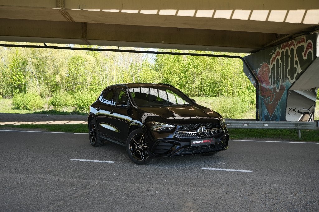 Prachtige Mercedes GLA 200 AMG-Line NIEUWE WAGEN!, Auto's, Mercedes-Benz, Dealer onderhouden, Zwart, 120 kW, 5 zetels