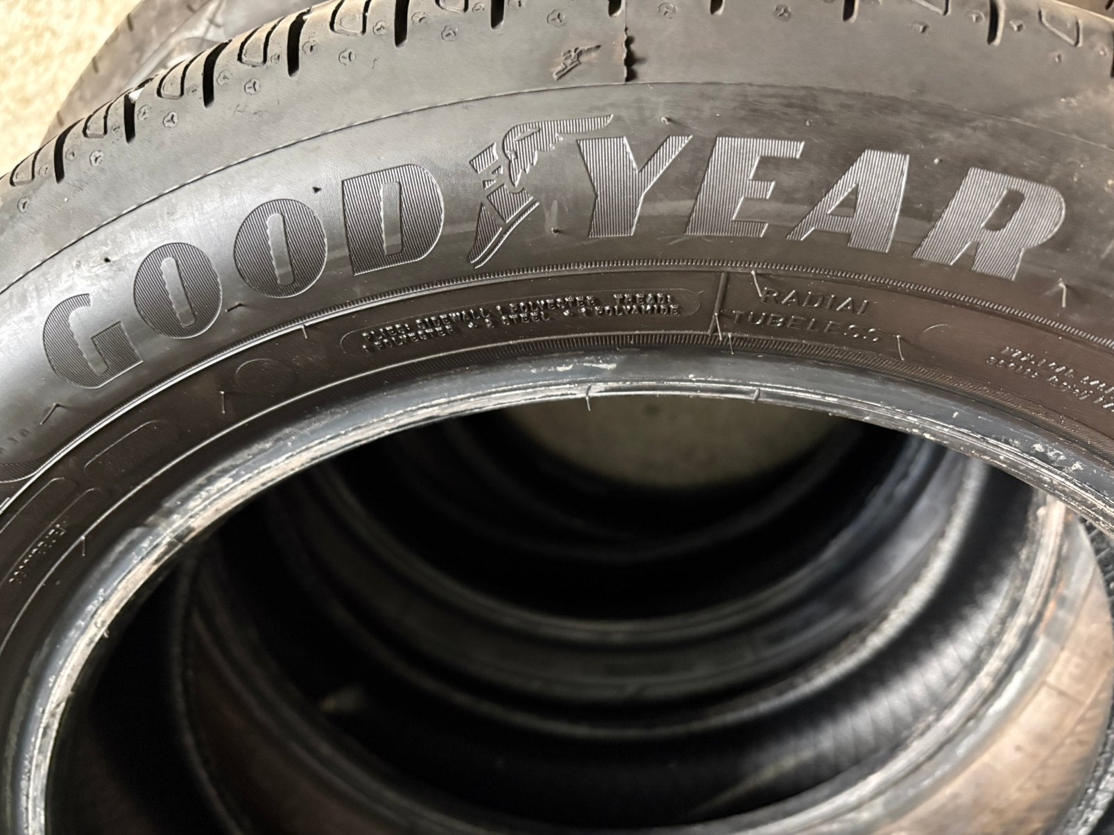Pneus GOODYEAR 175/65R17 87H, Enlèvement, Pneu(s)
