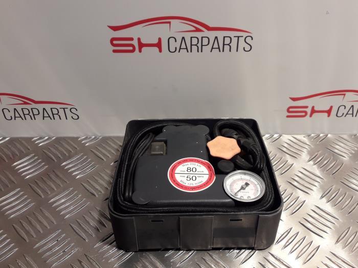Kit de réparation pneus d'un Kia Picanto, Autos : Pièces & Accessoires, Kia, -, 3 mois de garantie, Utilisé