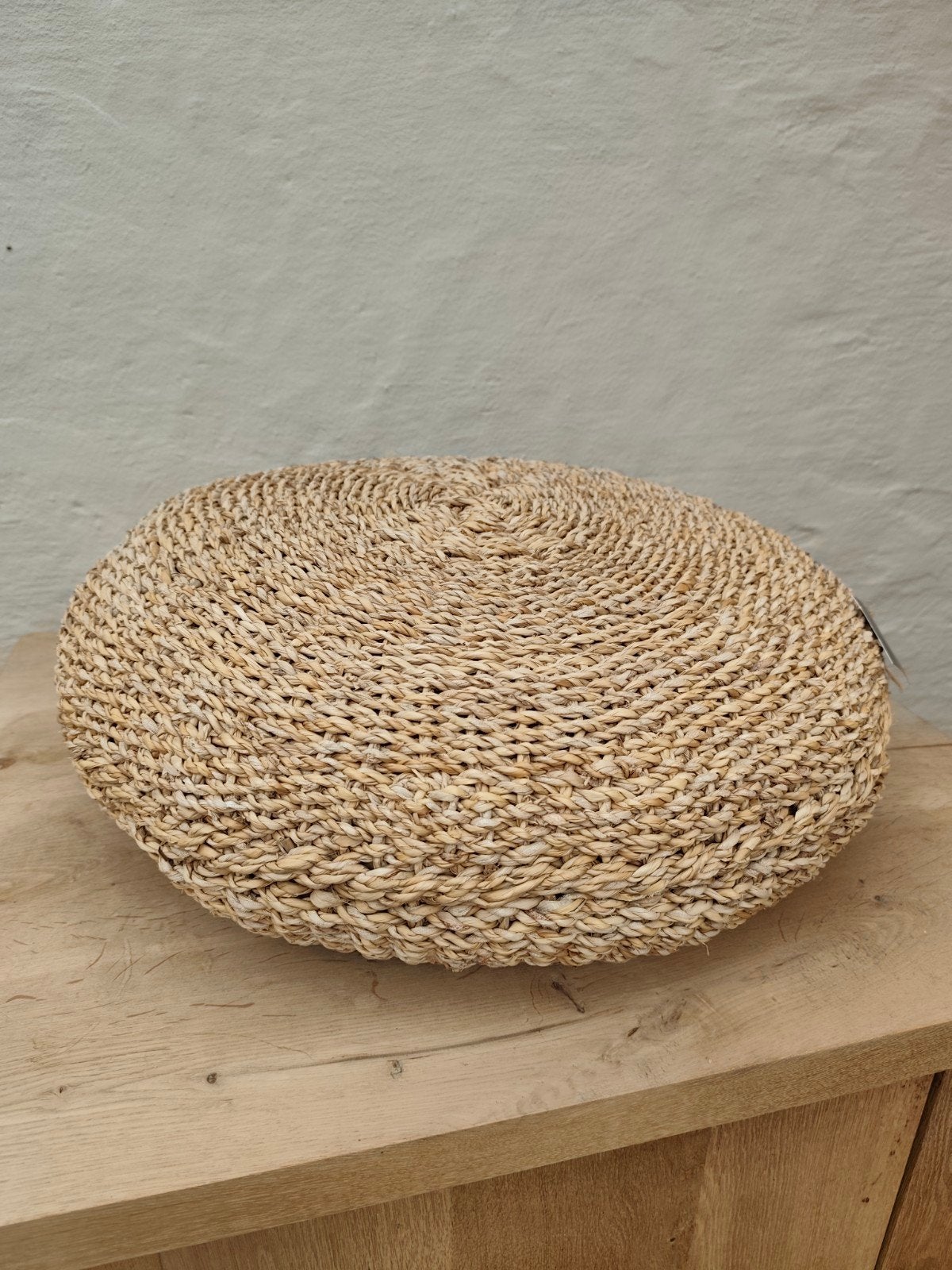 Rotan poef, Ophalen