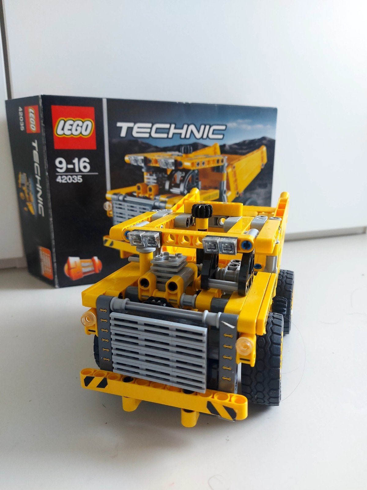 LEGO Technic 42035 Mining Truck – 2-in-1 set (2015), Kinderen en Baby's, Speelgoed | Duplo en Lego, Zo goed als nieuw, Lego, Complete set