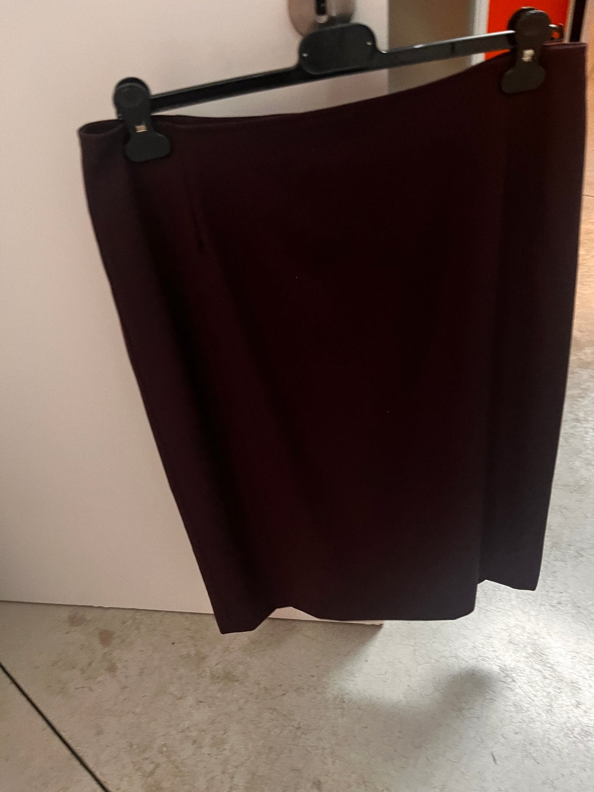 Jupe aubergine taille 44, Vêtements | Femmes, Taille 42/44 (L), Enlèvement ou Envoi, Autres couleurs, Comme neuf