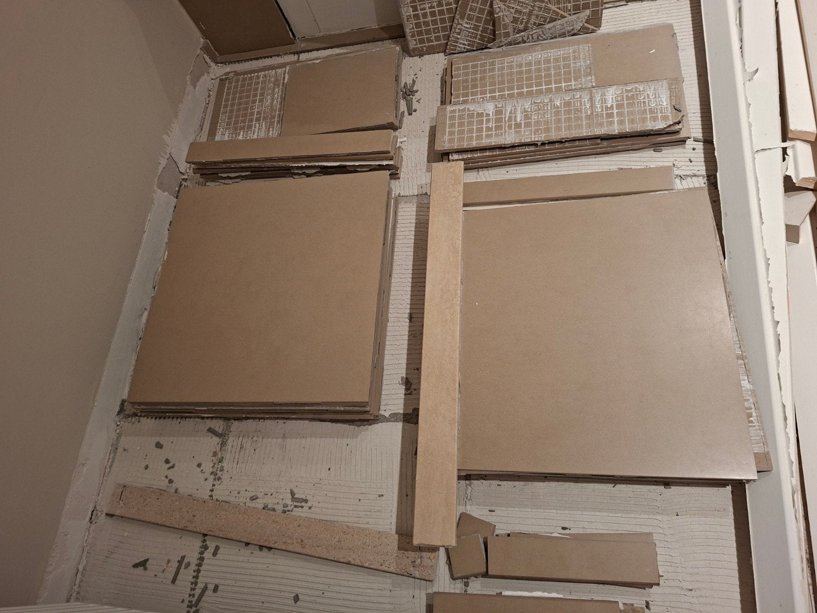 Carreaux bruns, Enlèvement
