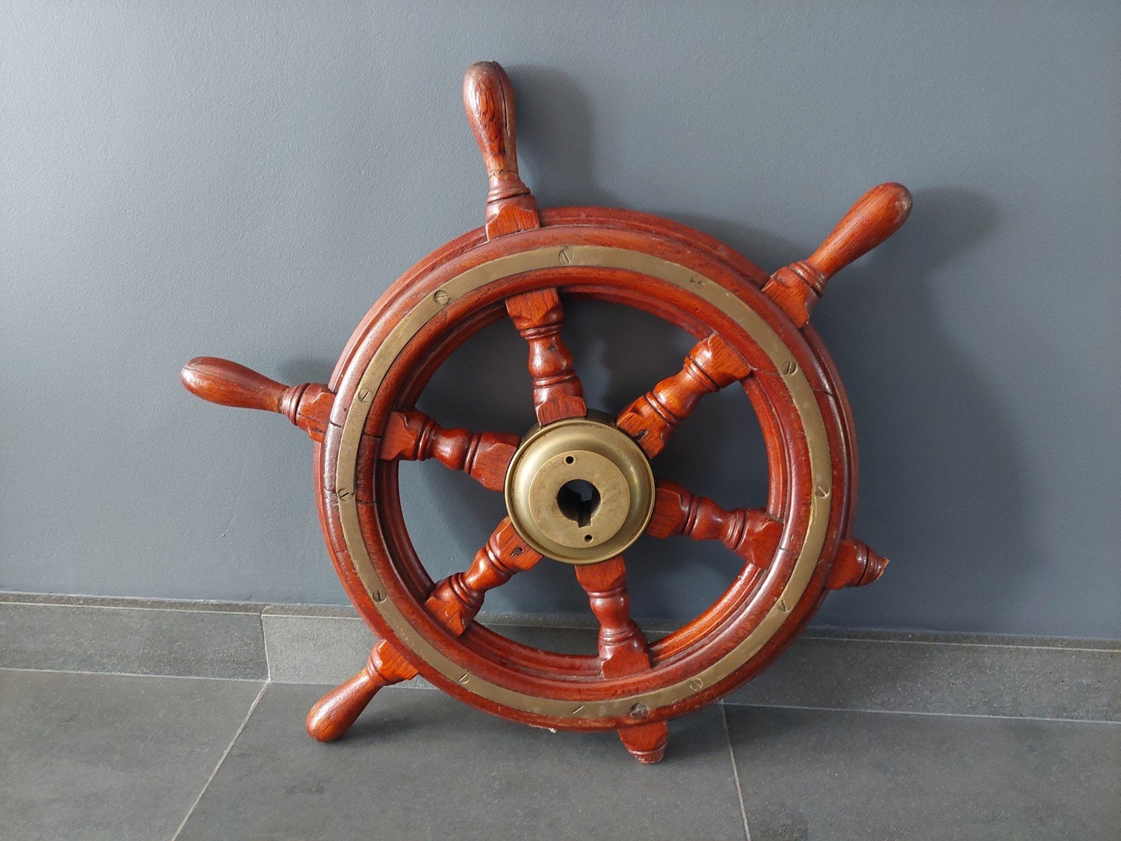 Vintage houten scheepsstuurwiel, Enlèvement