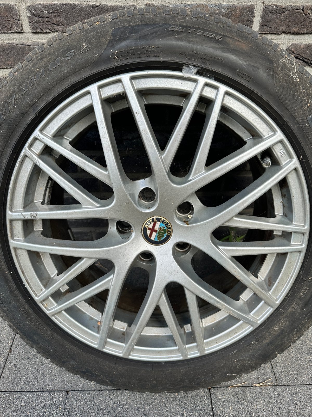 Lichtmetalen velgen en winterbanden alfa romeo 17inch, Auto-onderdelen, Ophalen, Gebruikt, 17 inch, Winterbanden