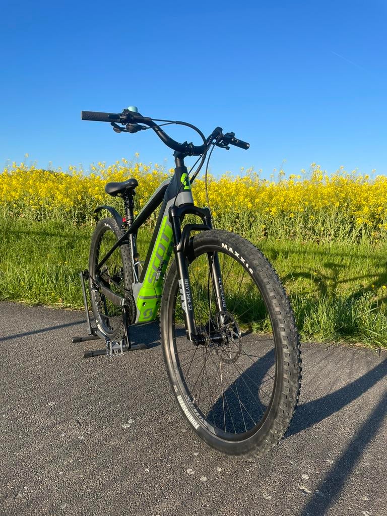 Vélo de montagne électrique Scott, Vélos & Vélomoteurs, Vélos | Hommes | Vélos de sport & Vélo de randonnée, Comme neuf, Autres marques
