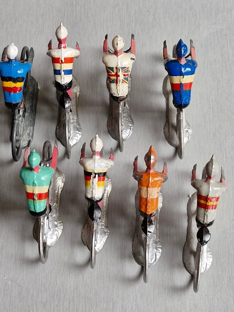 metalen coureurkes RETRO, Verzenden