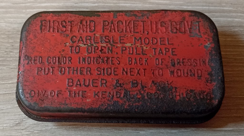 Boîte US Carlisle rouge First Aid Packet - Bauer & Black ww2, Verzamelen, Militaria | Tweede Wereldoorlog, Landmacht, Overige typen