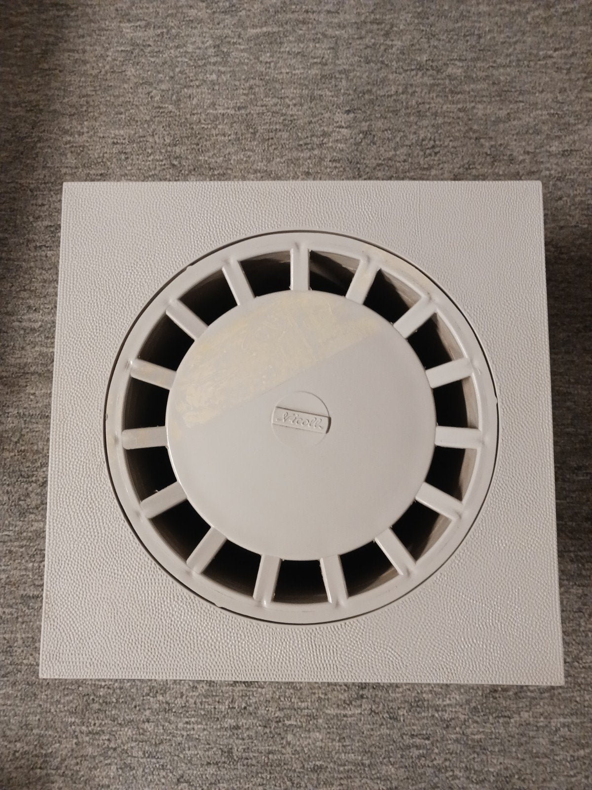 Vloerputje 30cm op 30cm.Uitverkoop sanitair winkel pensioen., Doe-het-zelf en Bouw, Buizen en Afvoer, Ophalen, Afvoer, PVC, Nieuw