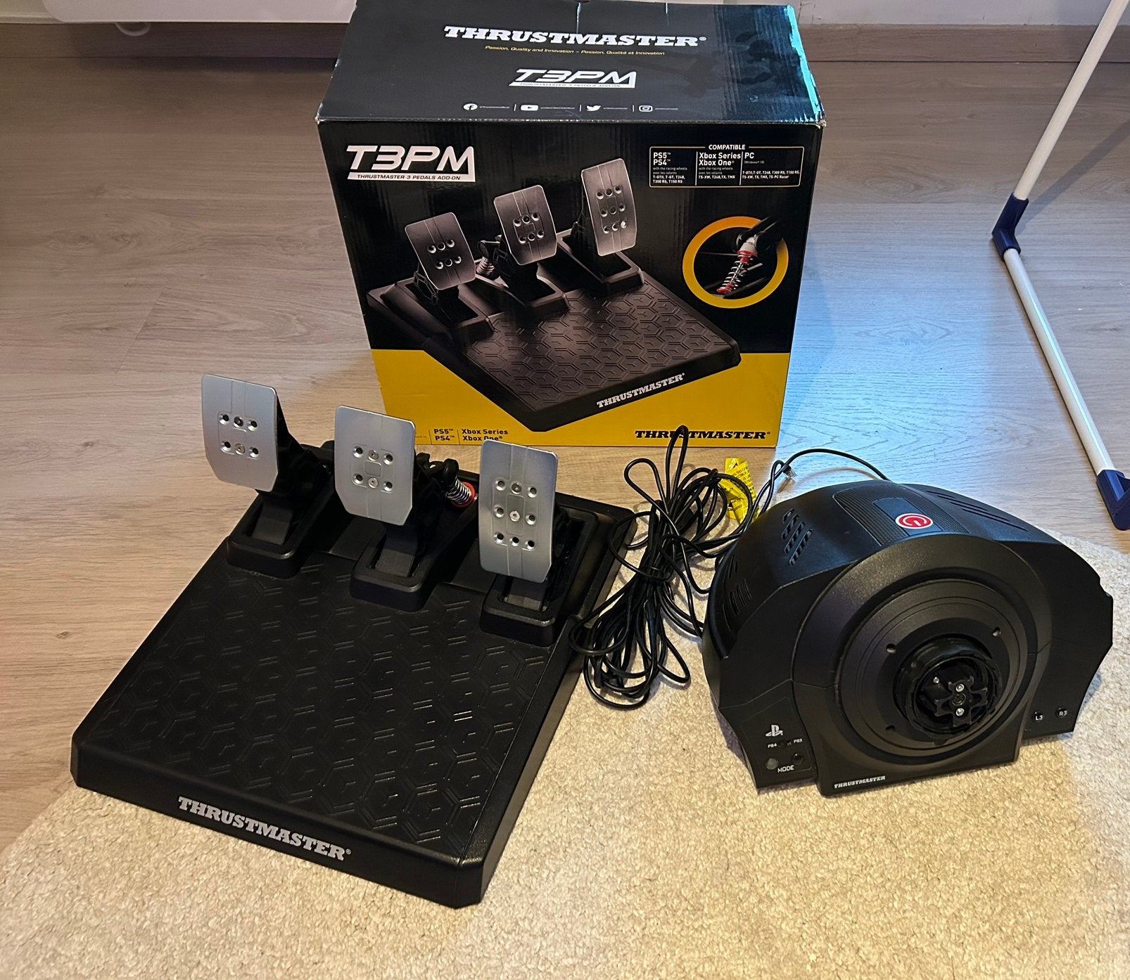 Thrustmaster T300 servobase + Thrustmaster T3PM Pedalenset, Computers en Software, Ophalen, Gebruikt