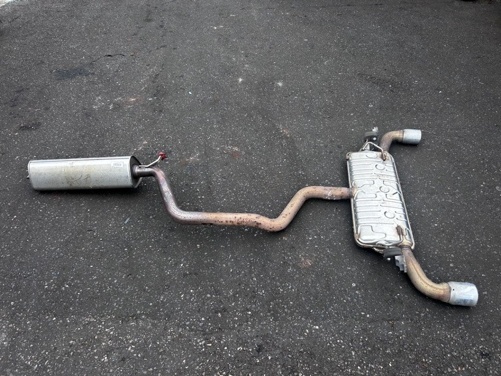 ÉCHAPPEMENT CENTRE + ARRIÈRE SILENCIEUX Golf VIII (CD1), Volkswagen, Volkswagen AG, Utilisé, Kundenbetreuung@volkswagen.de