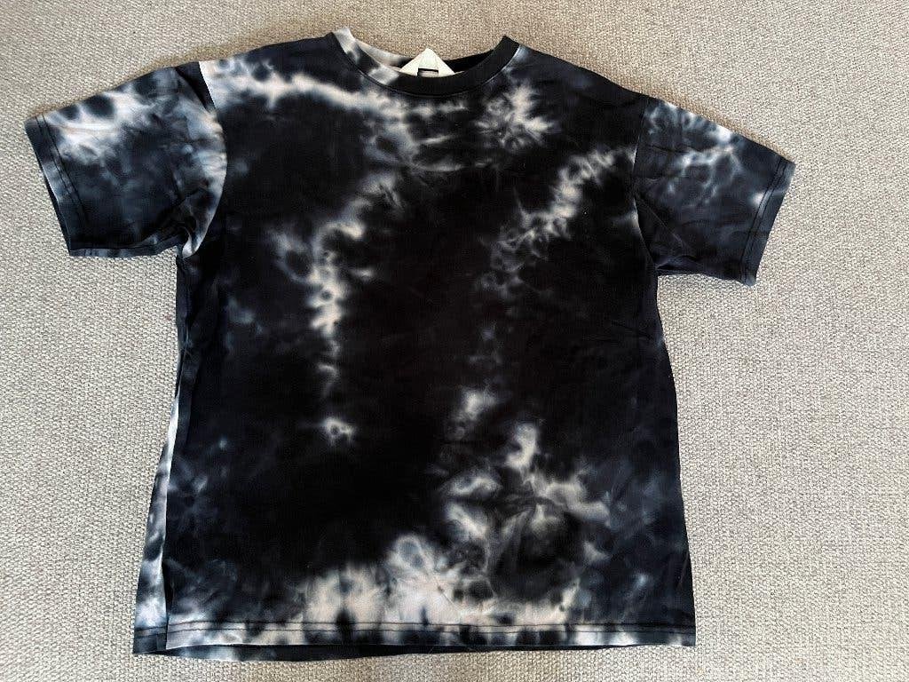 T-shirt H&M maat 146/152 zwart/wit, Enfants & Bébés, Vêtements enfant | Taille 146, Garçon, Enlèvement ou Envoi, Chemise ou À manches longues