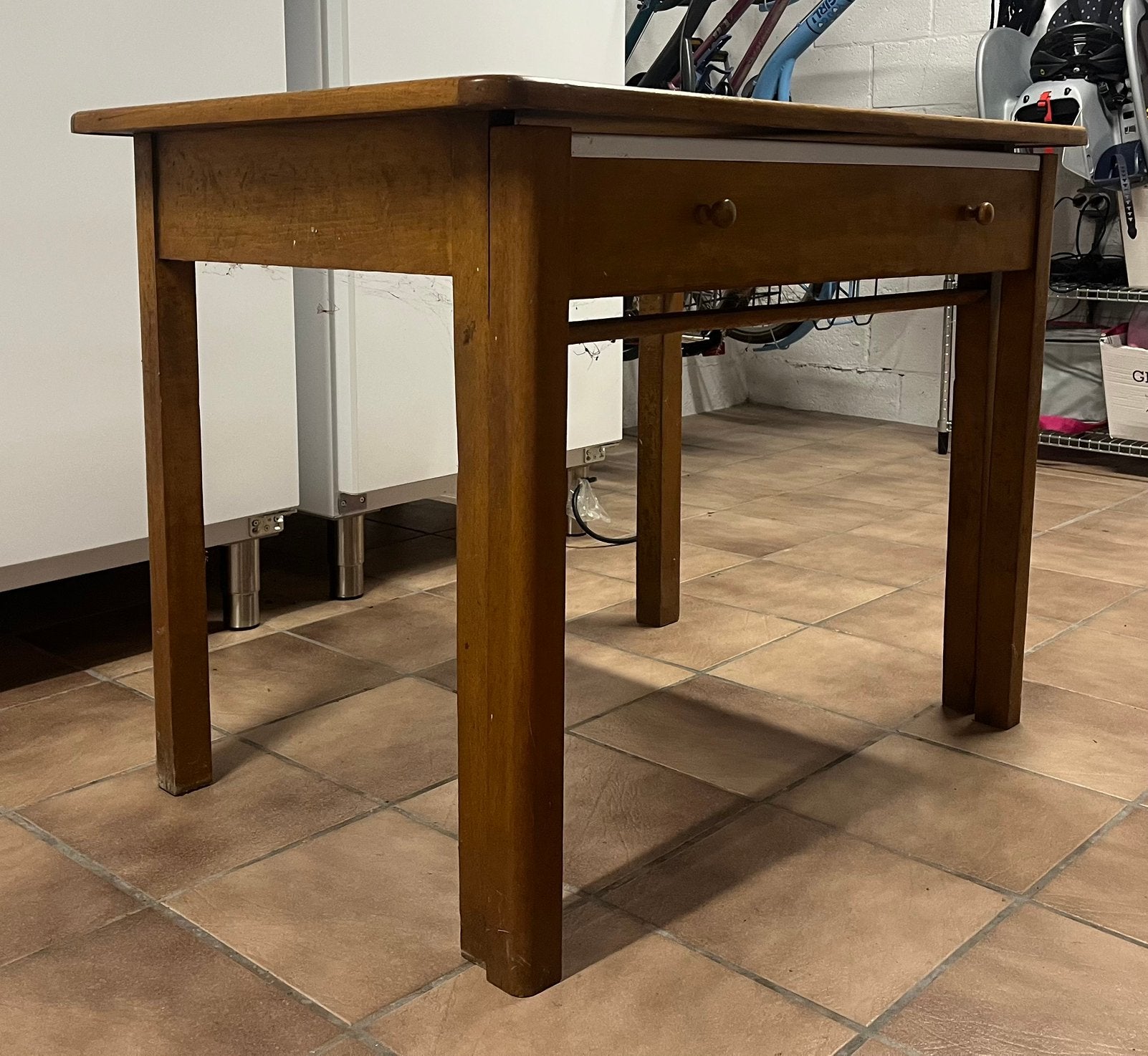 Tafel met mogelijkheid voor afwaskommen. Jaren 50., Huis en Inrichting, Ophalen
