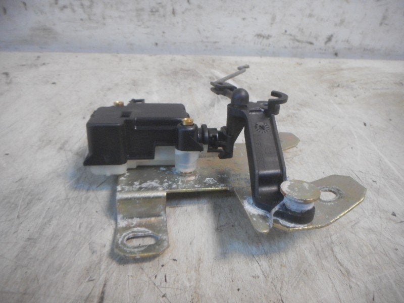 VEROUILLAGE CENTRALISEE CAPOT MOTEUR Golf IV Variant (1J5), Autos : Pièces & Accessoires, Volkswagen, Volkswagen AG, Utilisé, Kundenbetreuung@volkswagen.de