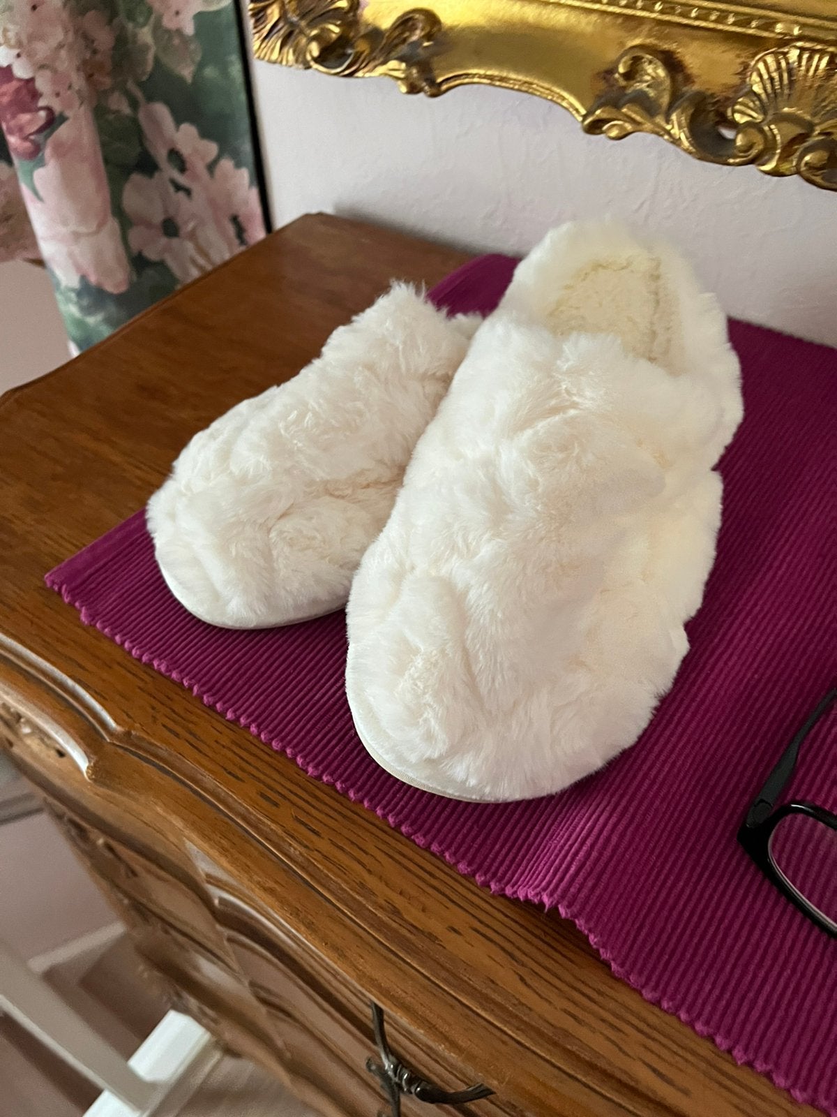 Fluffy pantoffel maat 38, Vêtements | Femmes, Neuf, Beige, Enlèvement, Pantoufles