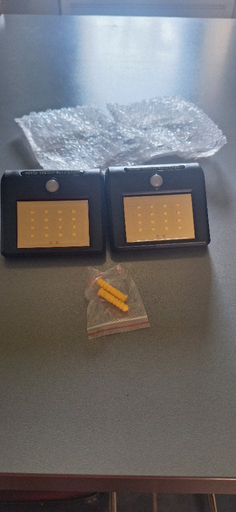 2 lampes solaires, Jardin & Terrasse, Éclairage extérieur, Enlèvement, Neuf, Énergie solaire, Suspension