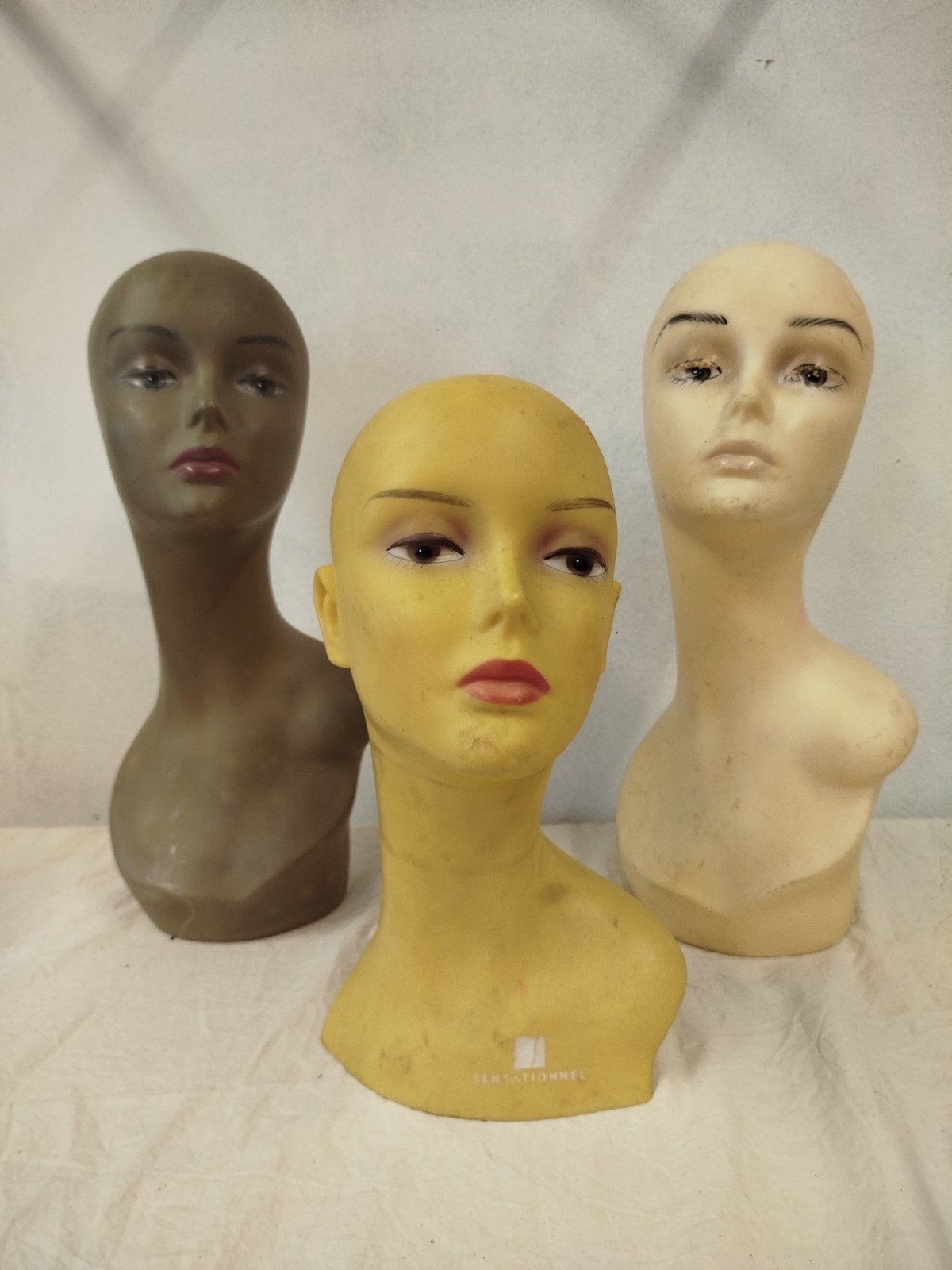 Têtes mannequins vintage de magasin, Enlèvement