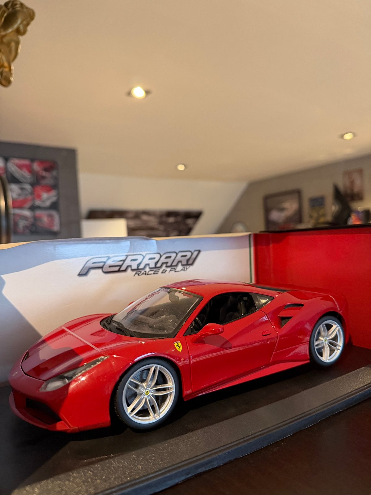 Ferrari 488 GTB, Hobby en Vrije tijd, Ophalen of Verzenden, Zo goed als nieuw