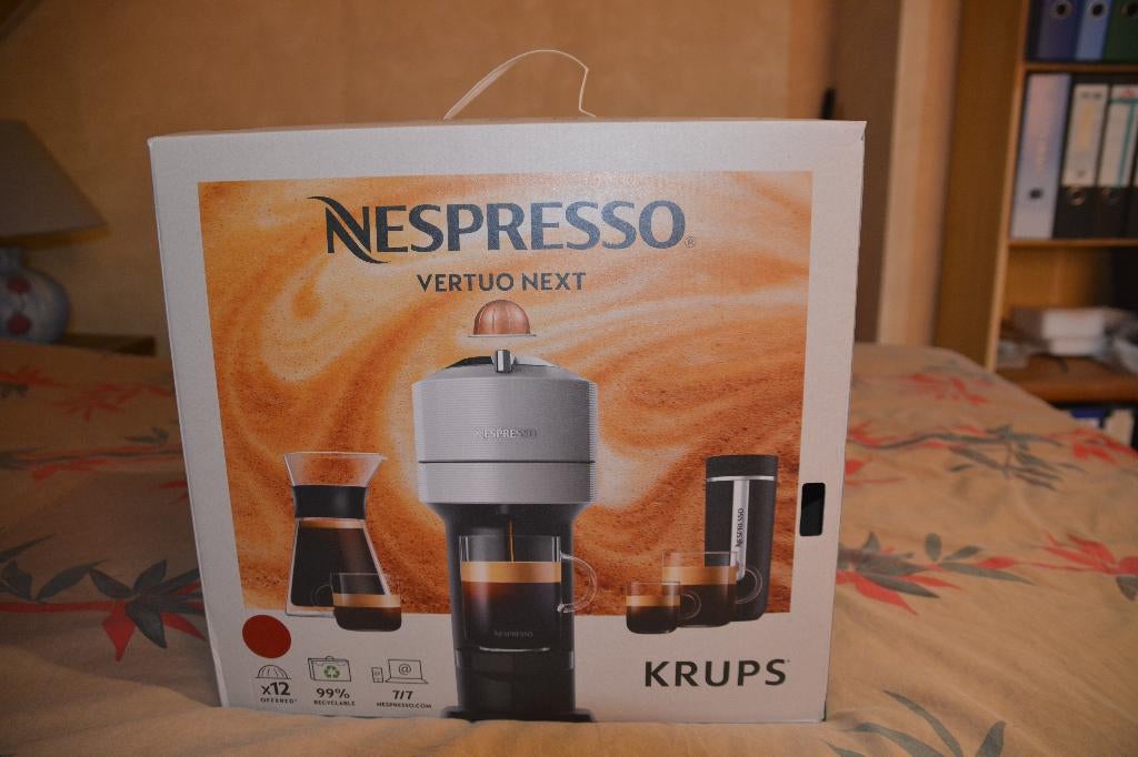 Nespresso Vertuo Next, Neuf, Machine à espresso, Réservoir d'eau amovible, Dosettes et capsules de café