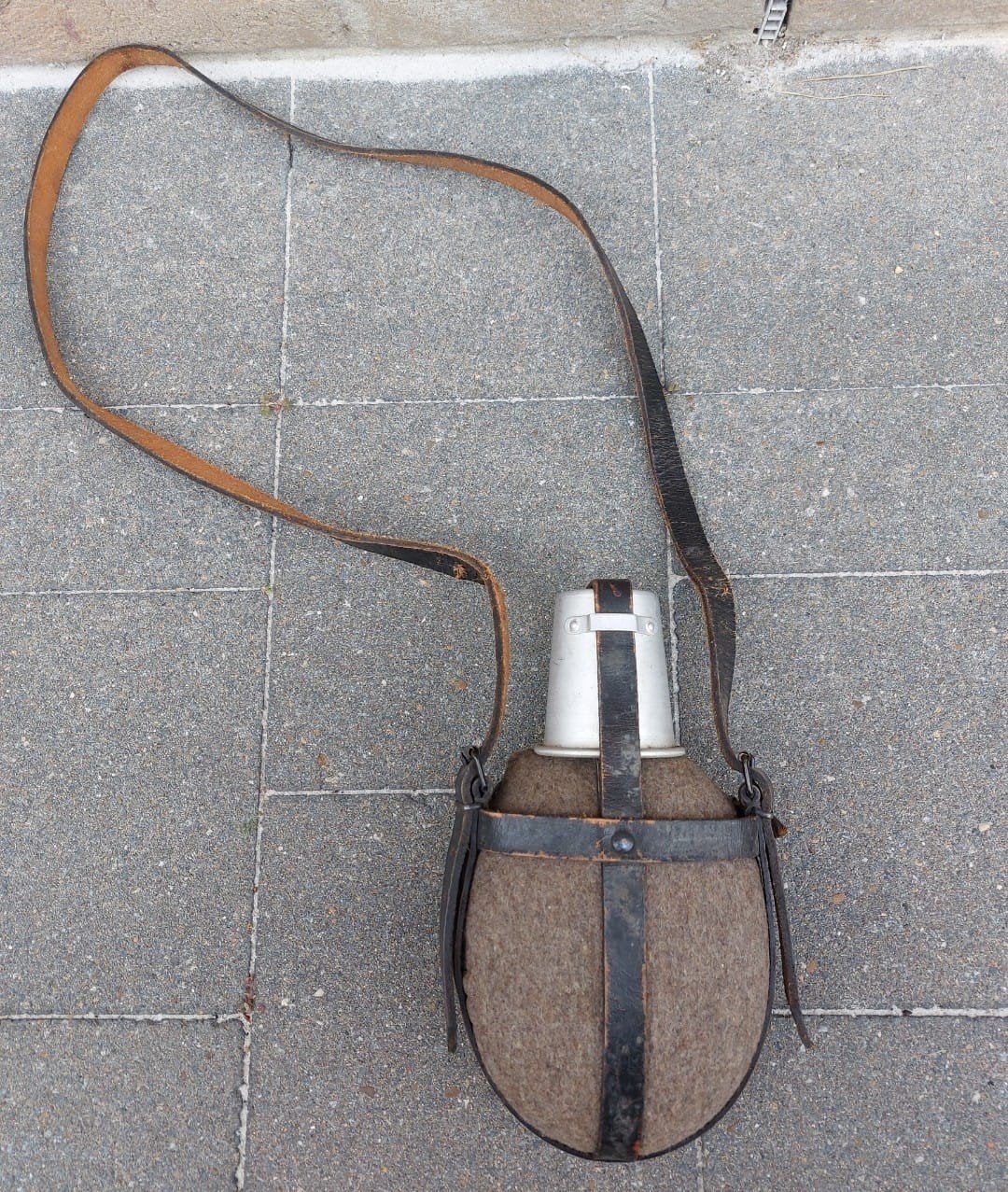 DRK (Deutsches Rotenkreuz)/
Gebirgsjäger Labeflasche
Sanität, Verzamelen, Ophalen of Verzenden, Landmacht, Overige typen