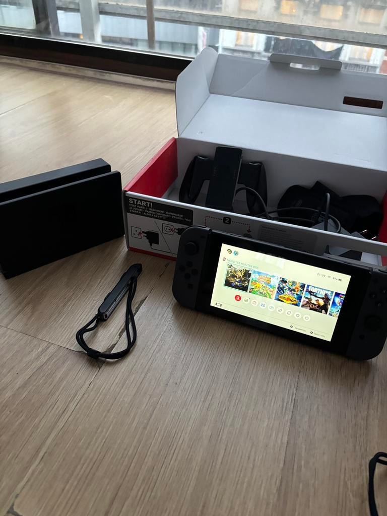 Nintendo switch v2, Games en Spelcomputers, Ophalen, Zo goed als nieuw