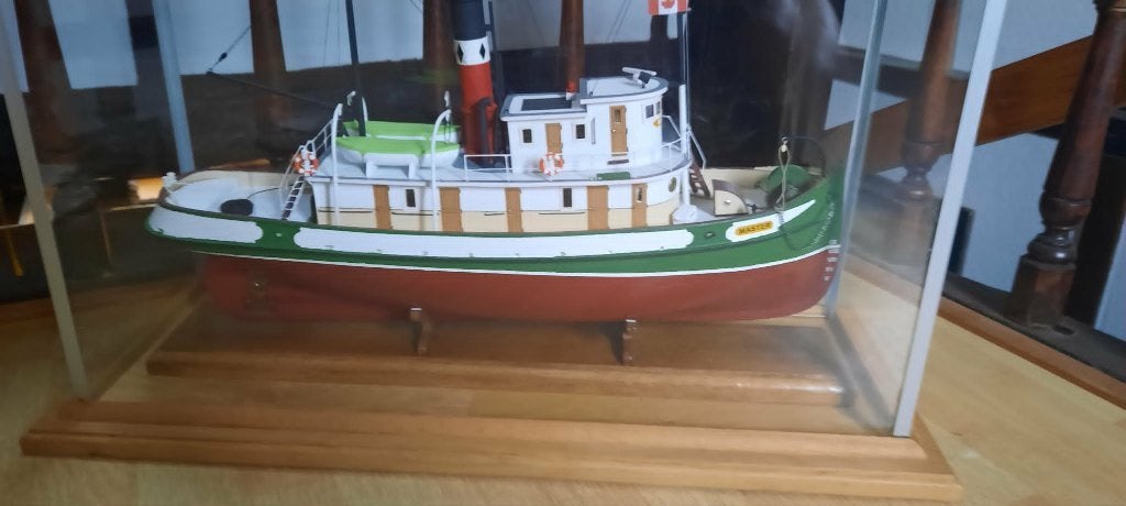 Zeer mooie sleepboot met raam, Hobby en Vrije tijd, Modelbouw | Boten en Schepen, Ophalen, Nieuw