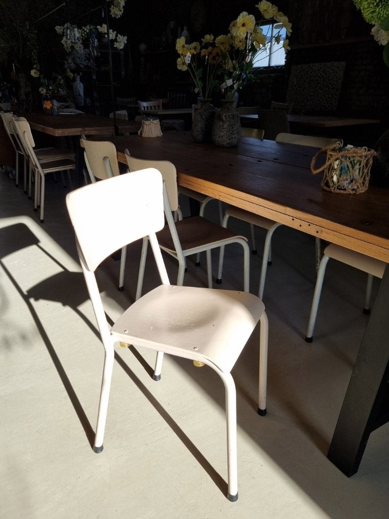 Partij vintage schoolstoelen, licht beige mat, Ophalen