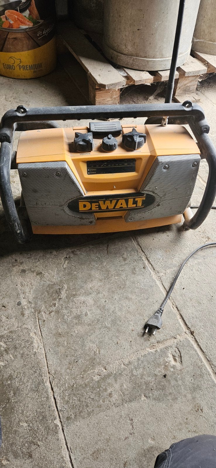 werfradio dewalt, Ophalen