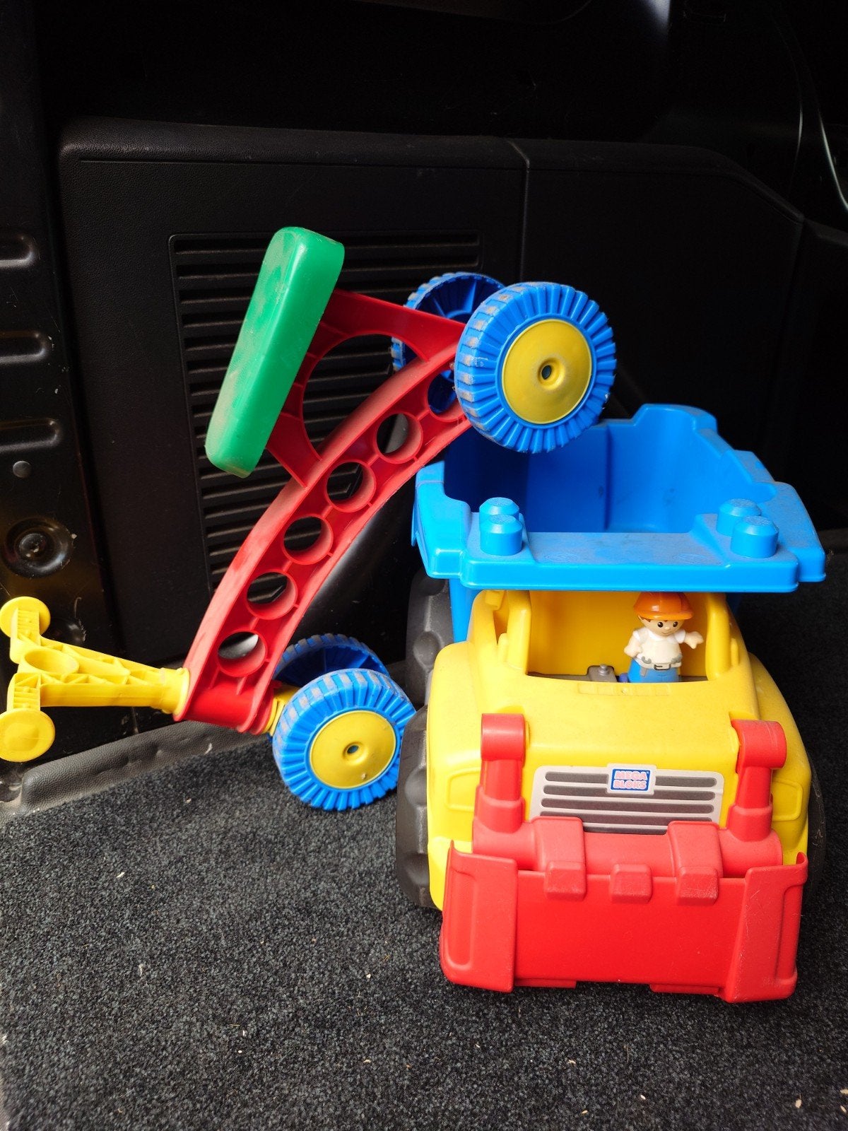 Babyfietsje en strandcamion, Ophalen
