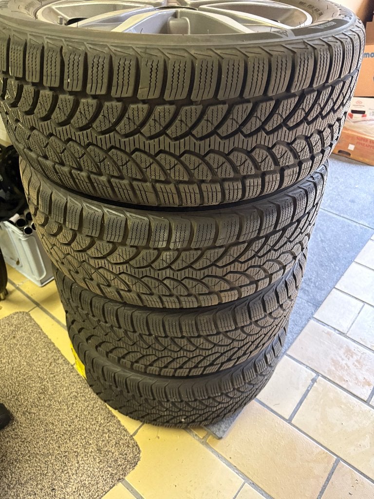 Winterbanden met velgen, Auto-onderdelen, Ophalen, Winterbanden, Velg(en)